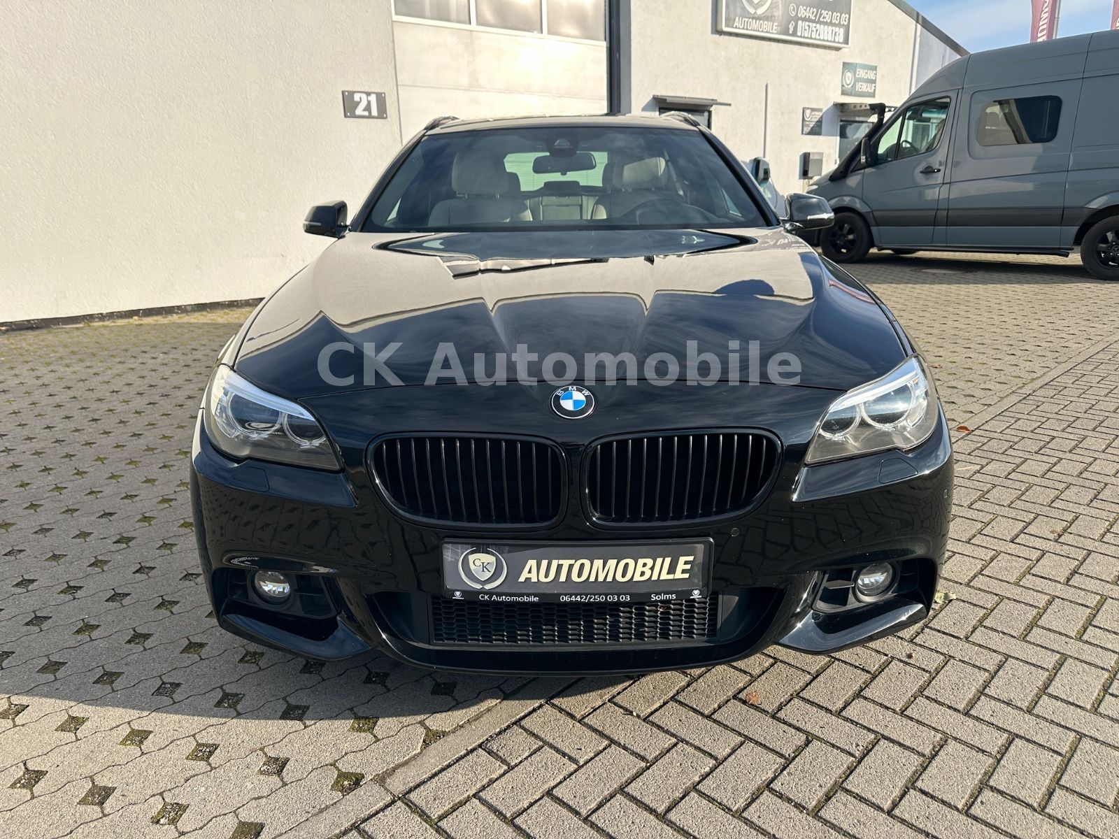 Fahrzeugabbildung BMW 520d Touring M-Sport/Shadow-Line/Navi/Pano/Kam.