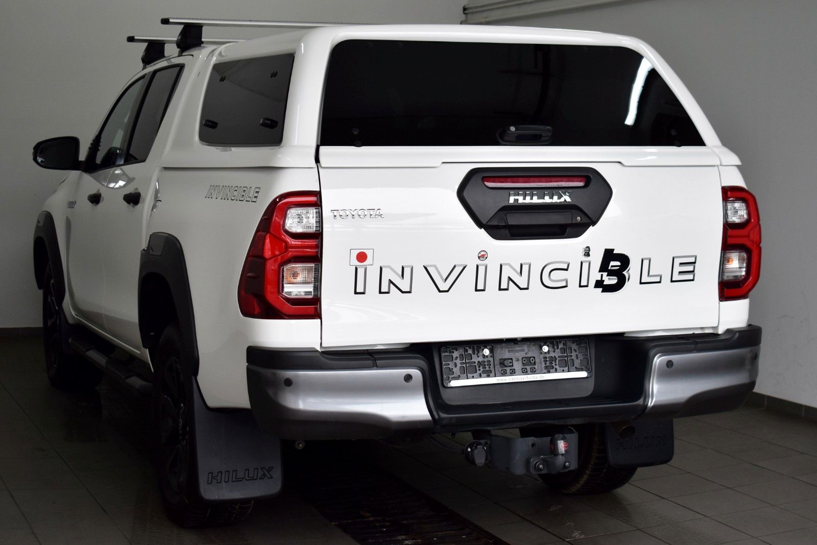 Fahrzeugabbildung Toyota Hilux 2.8 D4-D Invincible ,ACC,LED,Hard Top,AHK