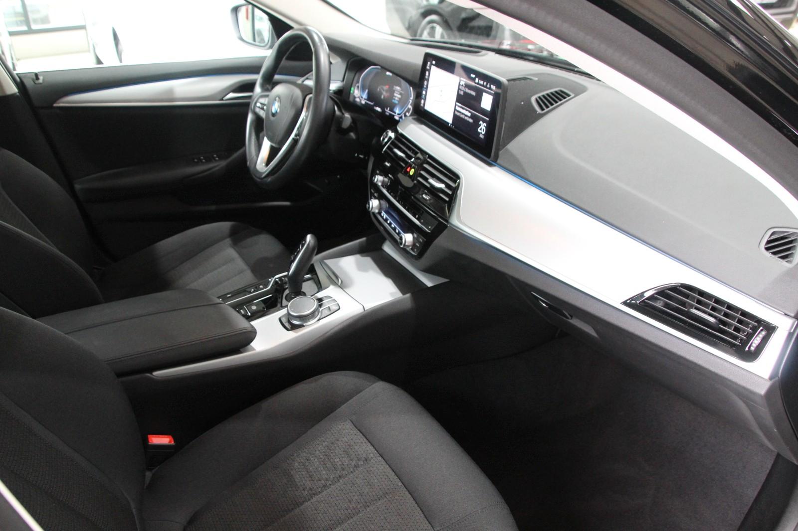 BMW 530 e *HUD*LASER*CAM*TOT*SPUR*VIRTUAL*