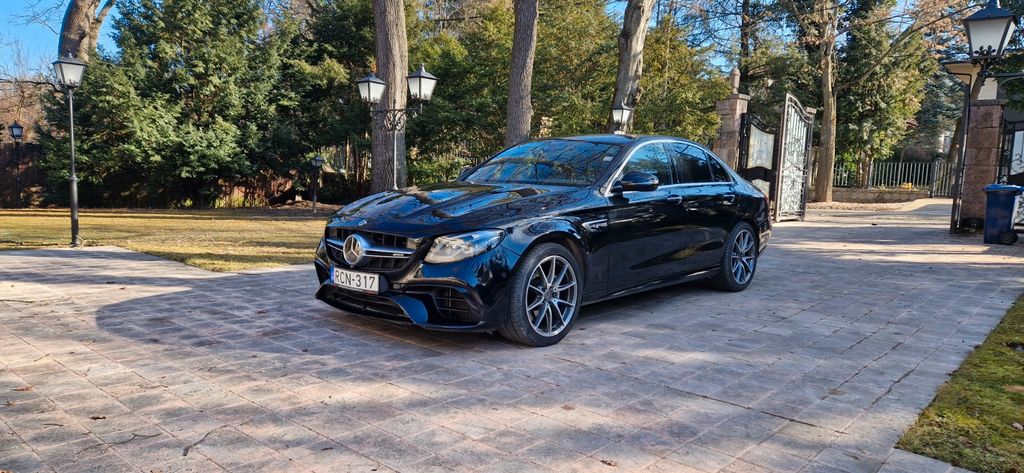 Mercedes-Benz E 63 AMG