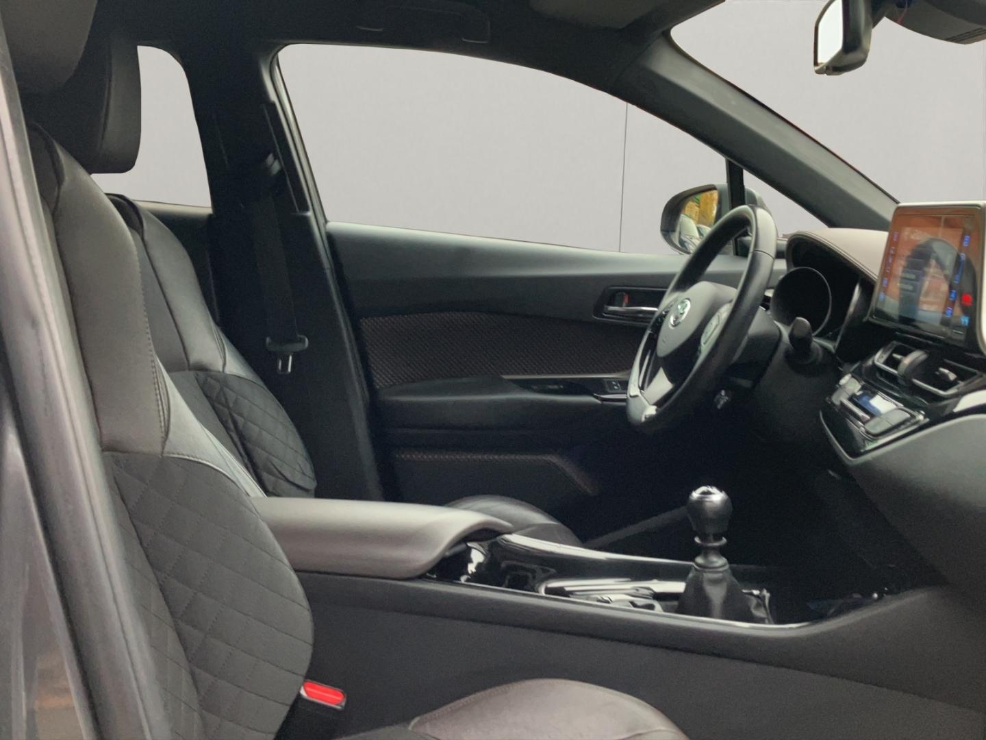 Toyota C-HR 1.2 Turbo Lounge+LEDER+NAV+GJ-RÄDER !!