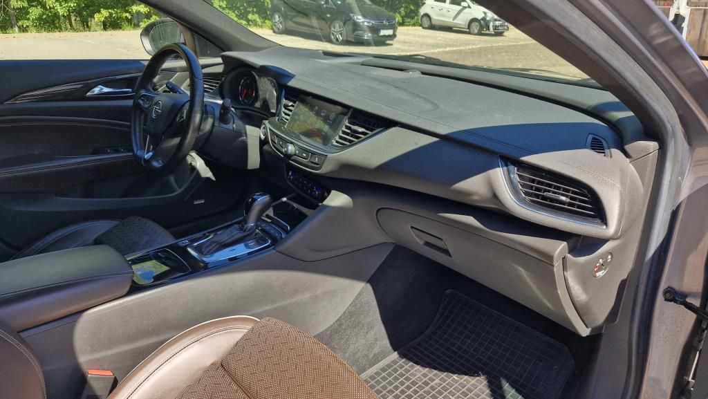Autohaus Zimpel - Opel Insignia ST 2.0T Allrad Winterräder+AHZV+Head-Up - Bild 11 Autohaus Zimpel - Opel Insignia ST 2.0T Allrad Winterräder+AHZV+Head-Up - Bild 11