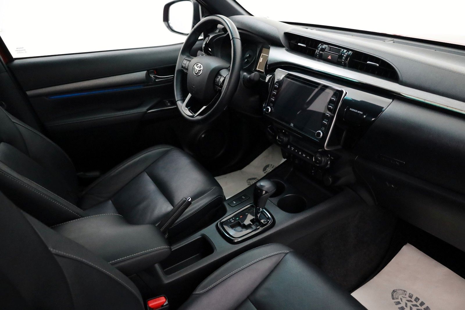 Fahrzeugabbildung Toyota Hilux Invincible,ACC,Rollo el.AHK,Garantie 2028