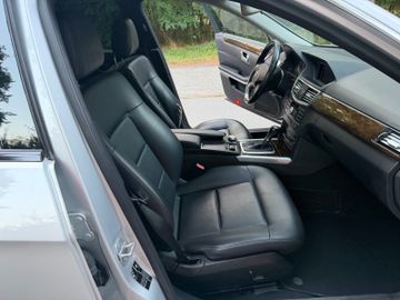 Mercedes E 200 - 12