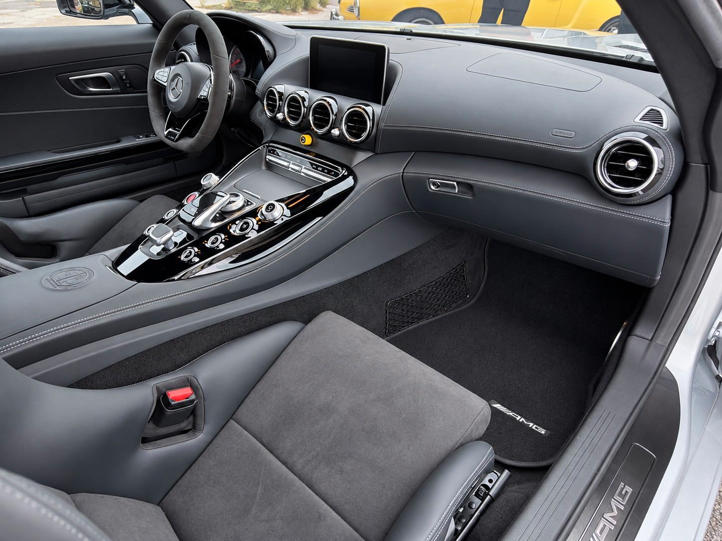 Mercedes-Benz AMG GT R Coupe/Orig. 590 km! Neuwagen