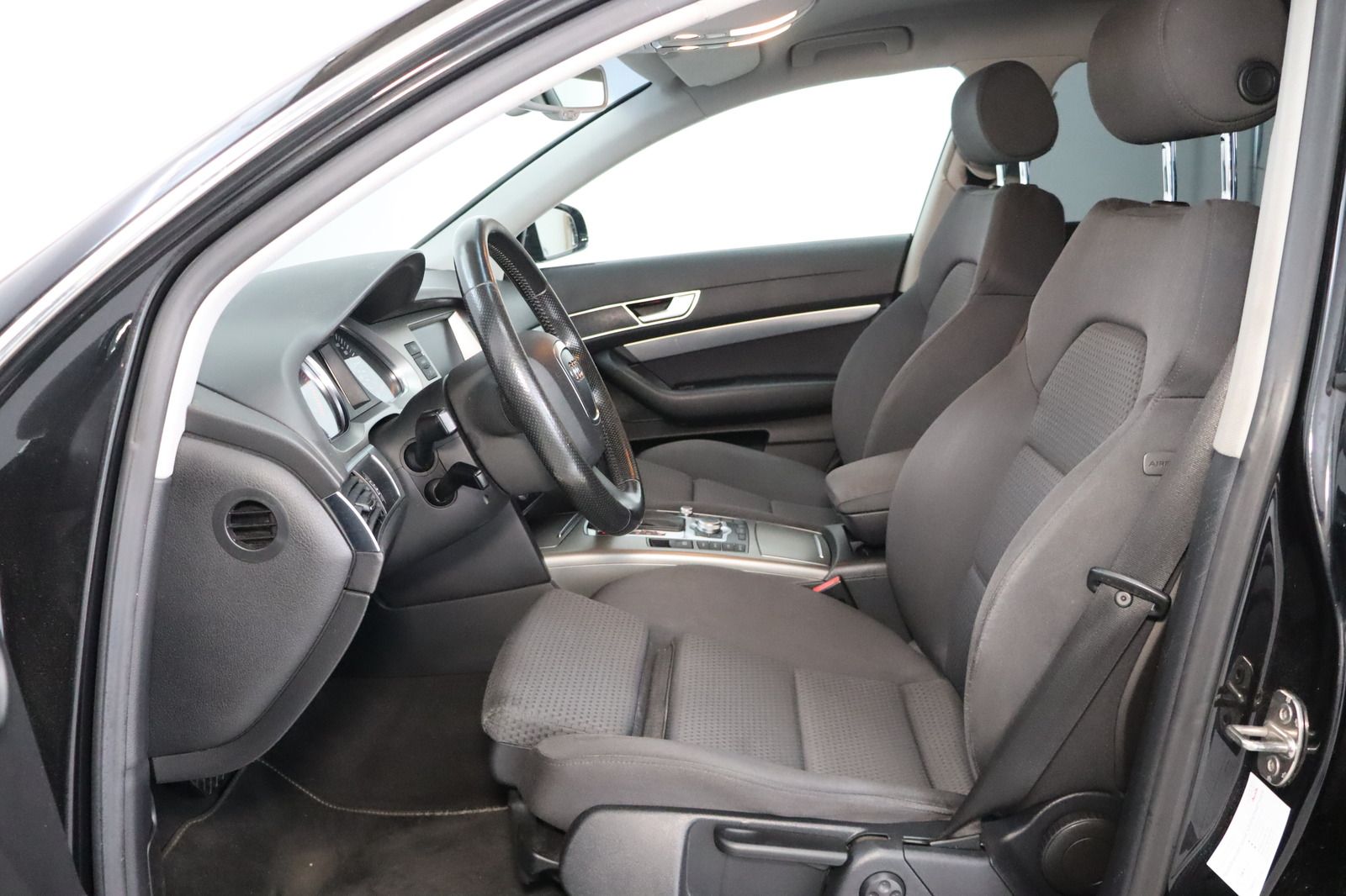 Fahrzeugabbildung Audi A6 2.0 TDI multitronic Avant * Xenon * AHK * PDC