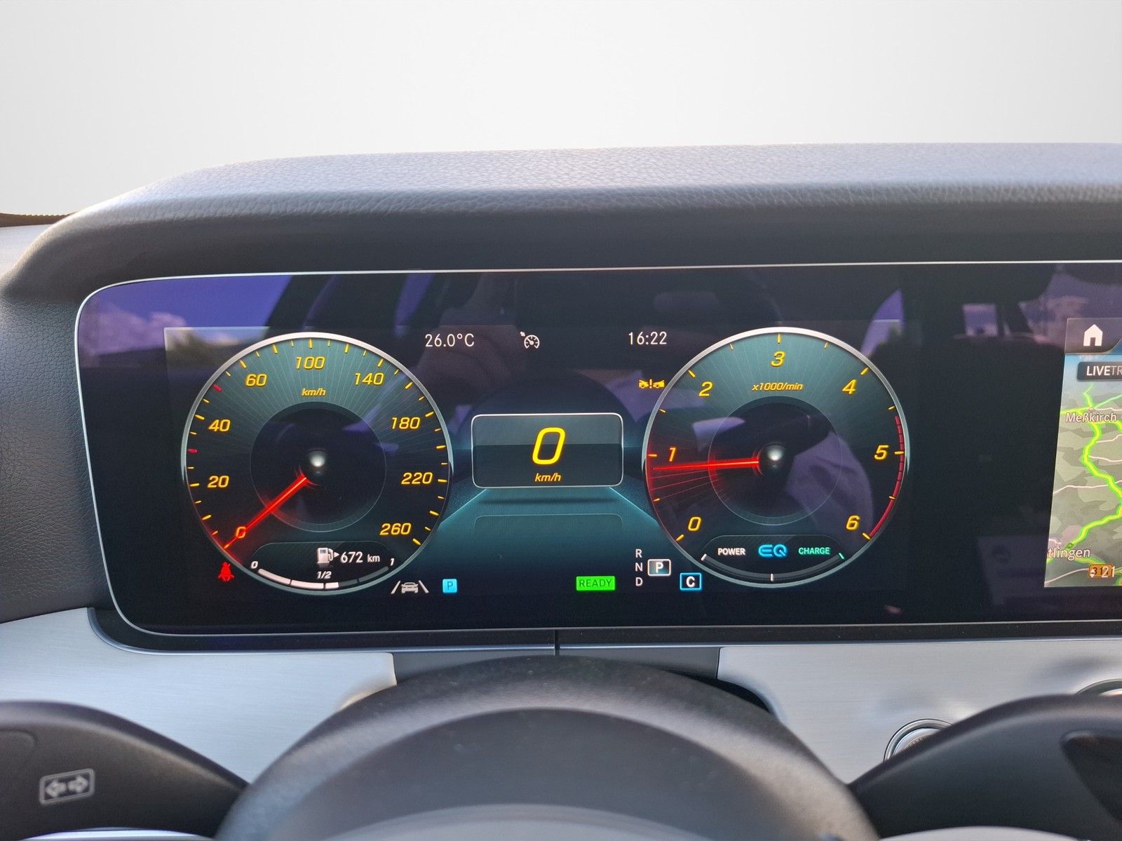 MERCEDES-BENZ E 220 d T Avantgarde AUTOMATIK / LED / AHK / NAV - Image 12