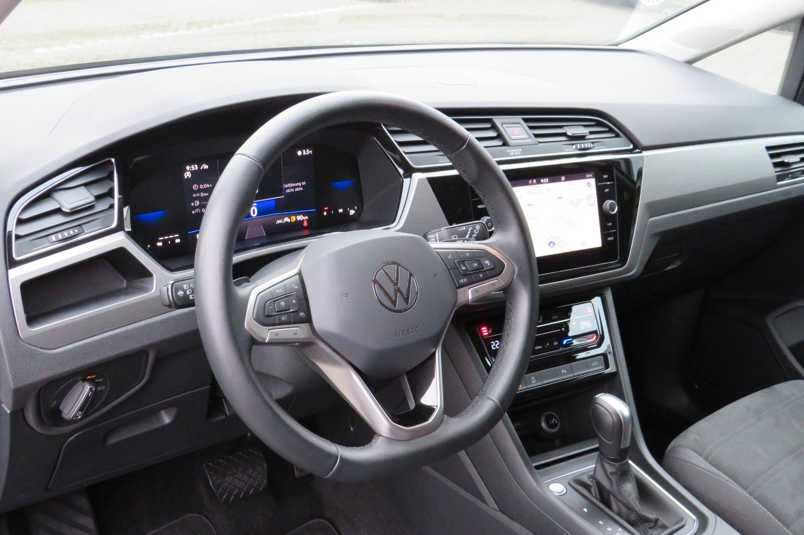 Fahrzeugabbildung Volkswagen Touran Comfort DSG AHK 7-SITZE KAMERA LED 1.H