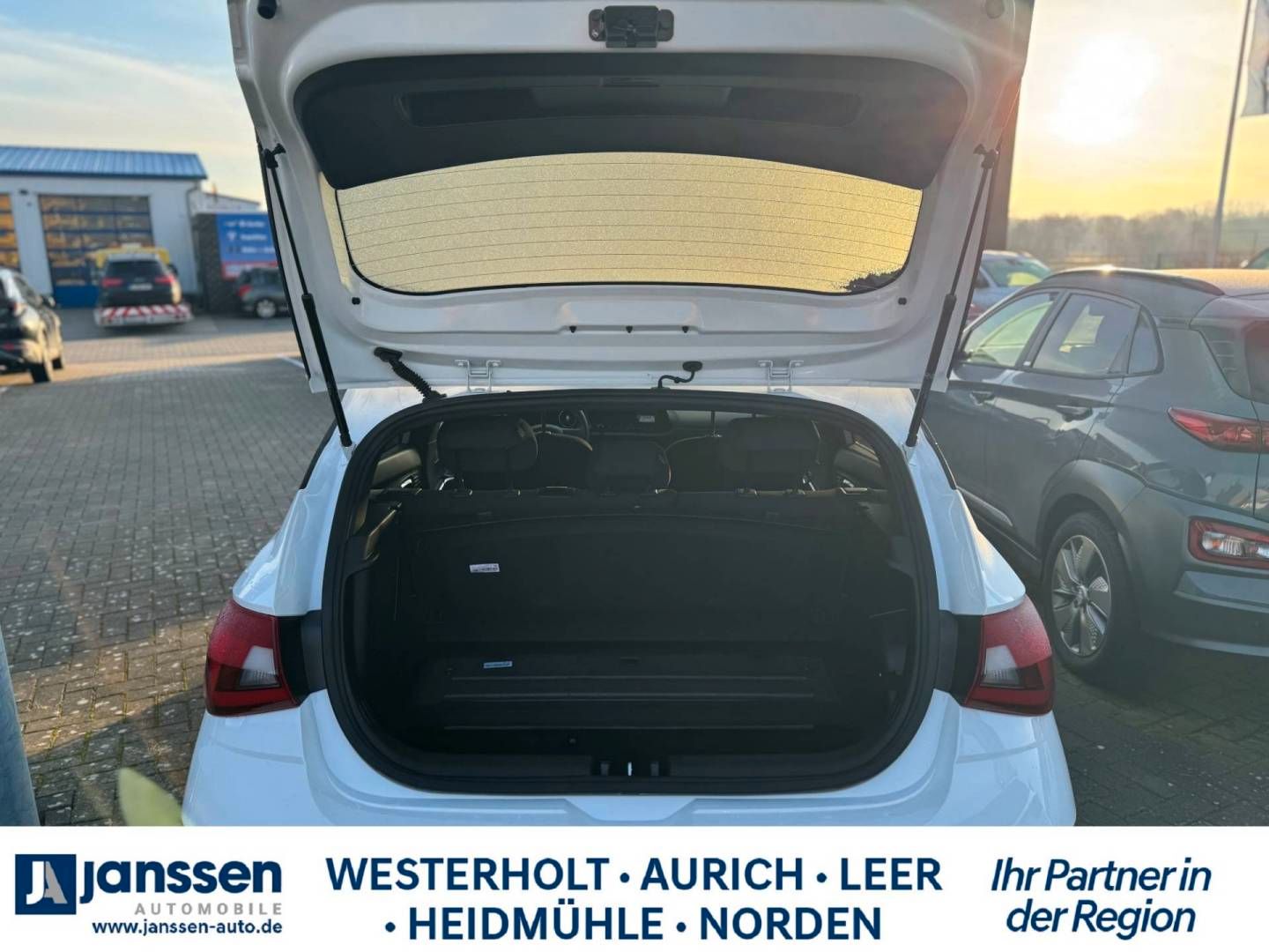 Fahrzeugabbildung Hyundai i20 Blackline,  Navi, PDC hinten, Rückfahrkamera