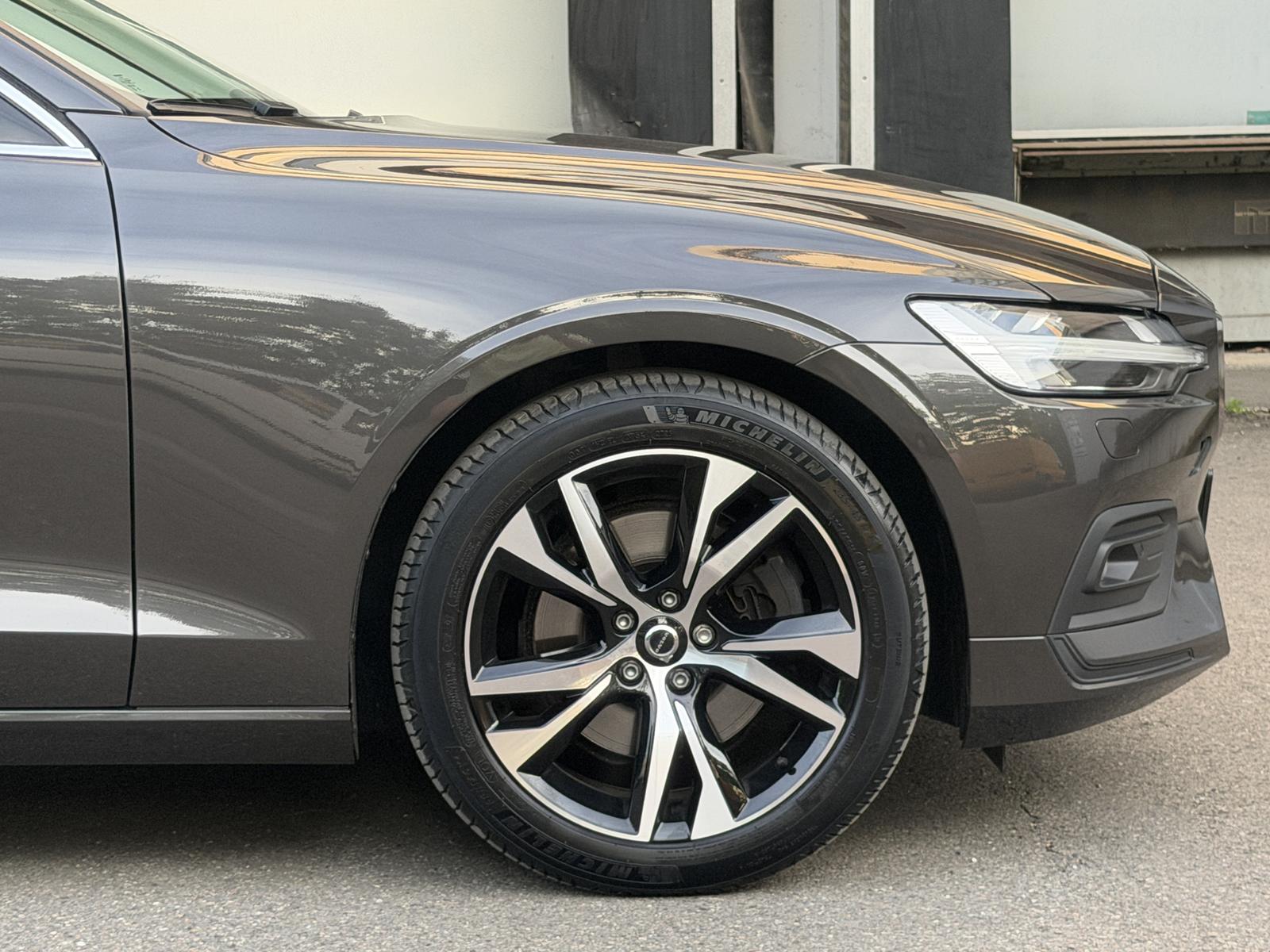 Volvo V60 Core LED ACC Virtual-Cockpit Rü-Kamera Navi