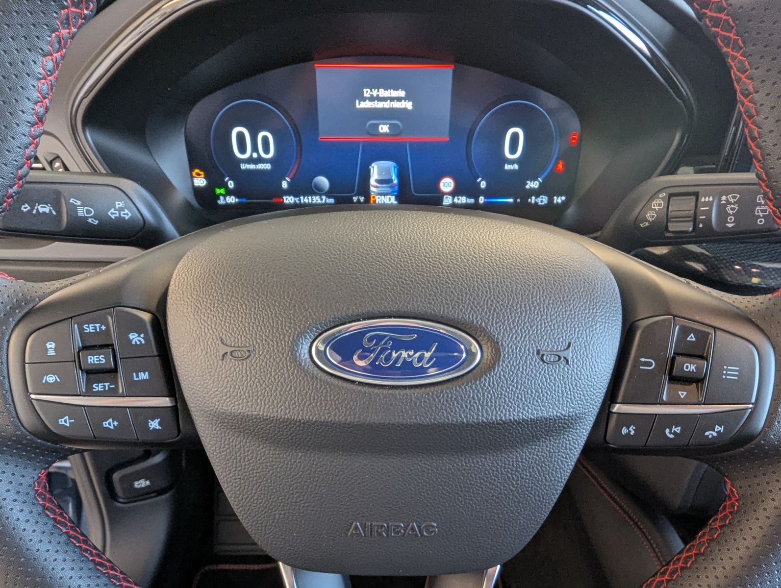 Fahrzeugabbildung Ford Focus 1.0 ST-Line X Styling Matrix B&amp;O Pano 18"