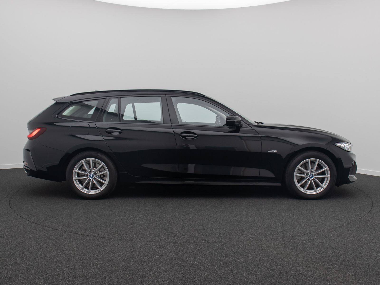 Fahrzeugabbildung BMW 320e xD SAG Kamera DAB Alarm DriveAs CockpitPlus