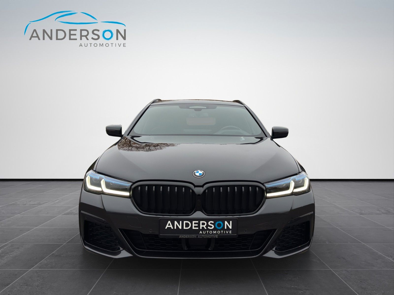 Fahrzeugabbildung BMW 530D TOURING XDRIVE M SPORT HUD H&K PANO LASER