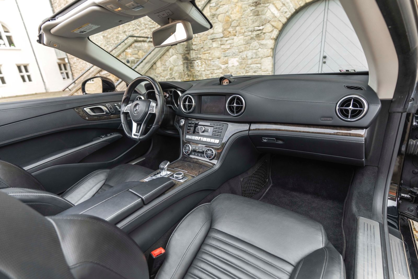 Fahrzeugabbildung Mercedes-Benz SL 400 Roadster AMG SPORTPAKET ACC KAM NAV H&K