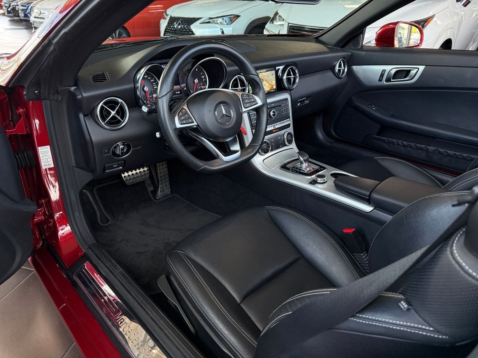 Fahrzeugabbildung Mercedes-Benz SLC 300 AIRSCARF LED NAVI SHZ