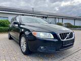 Volvo V70 Kombi Momentum*LEDER*XENON*AHK*KLIMATRONIK ! - Volvo V70 L mit Benzin-Antrieb