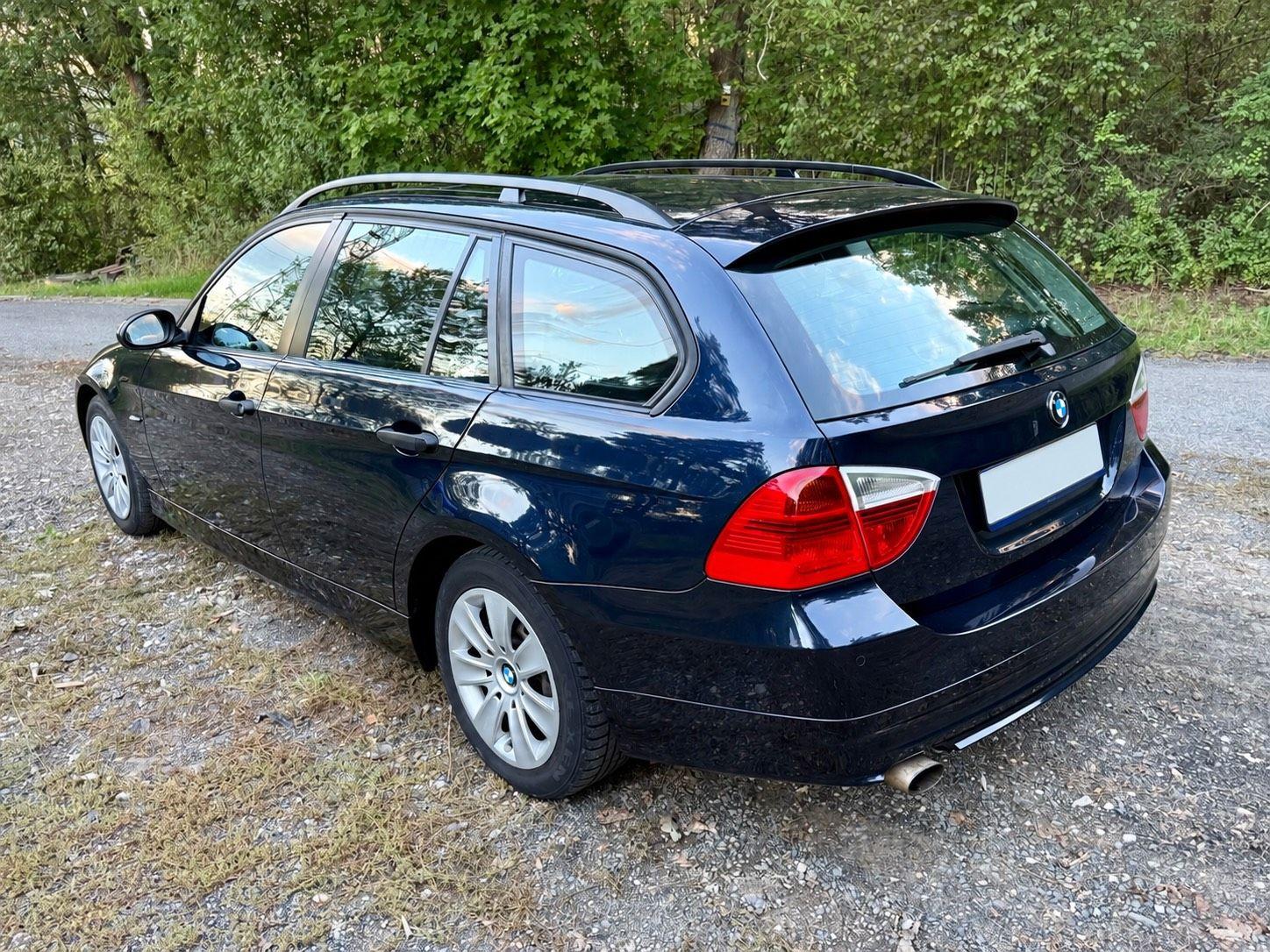 BMW 320 2006 — interior