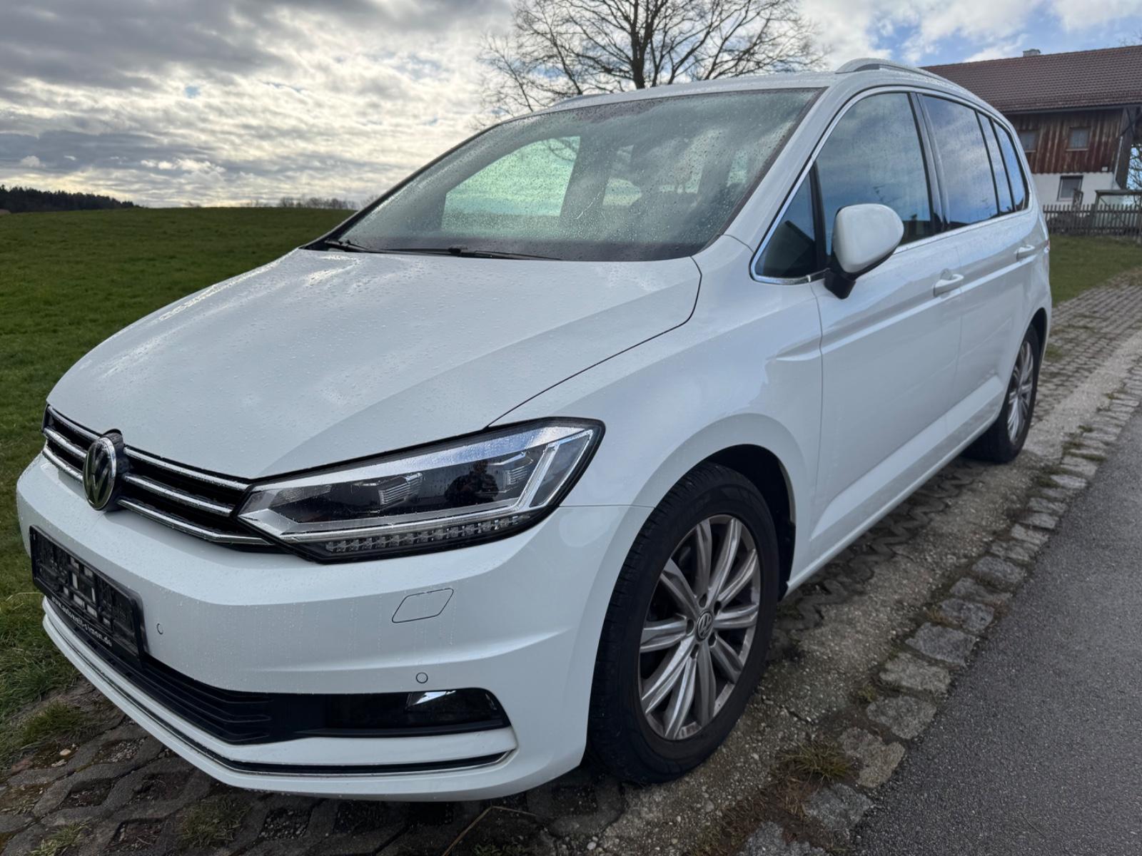 Volkswagen Touran *Highline* NAVI*DSG*LED*7 SITZER*1.HAND*
