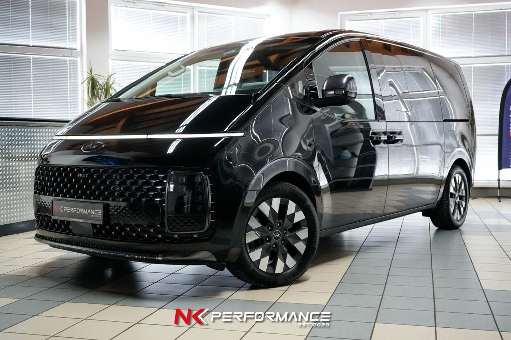 Image of Hyundai STARIA