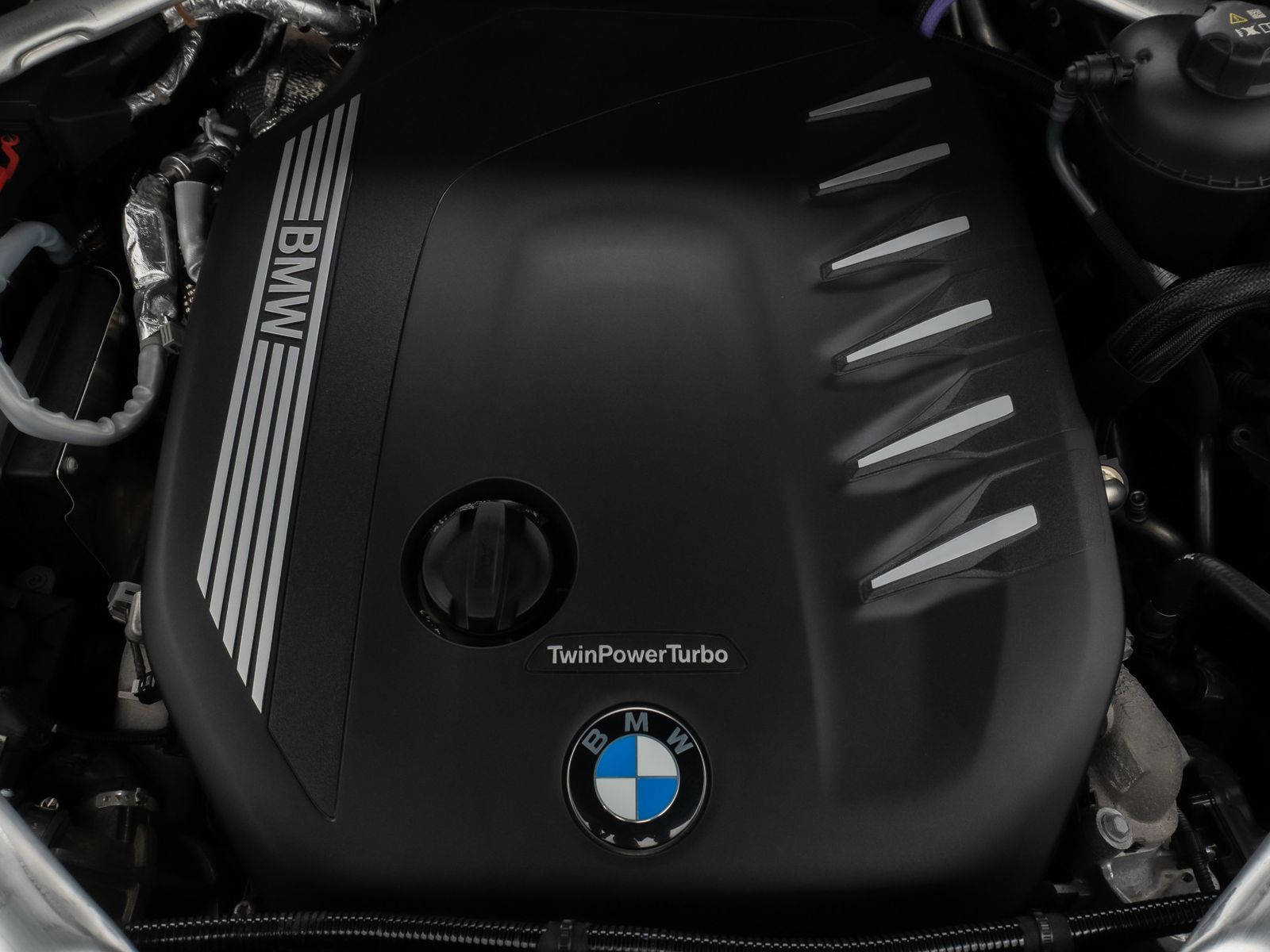 Fahrzeugabbildung BMW X6 xD30d MSport Kamera Laser HUD DAB HiFi 21Zoll