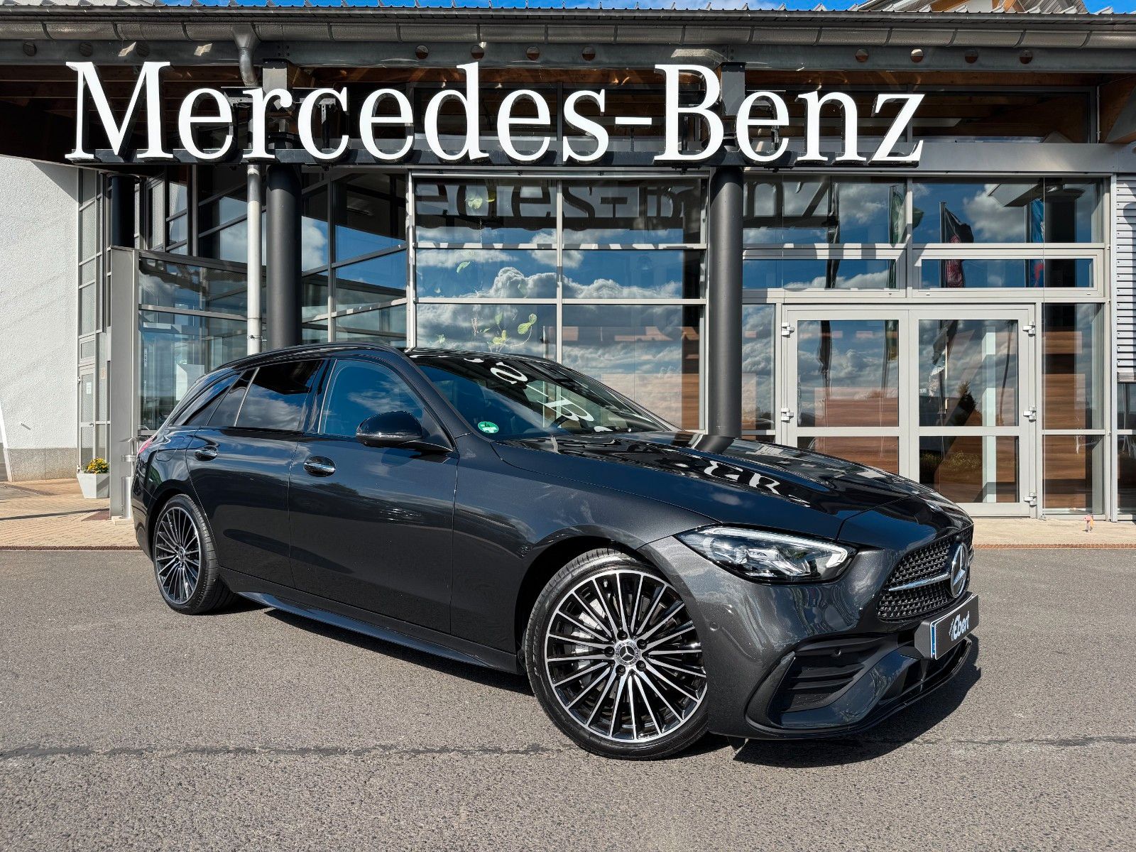 Fahrzeugabbildung Mercedes-Benz C 220 d T AMG Burm+AHK+Pano+360°+Distr+Memory