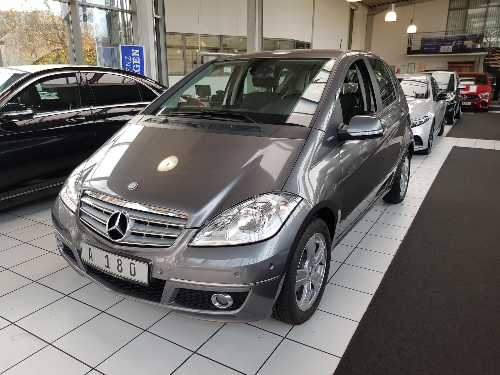 Mercedes-Benz A 180 AVANTGARDE PTS SHZ TEILLEDER KLIMA
