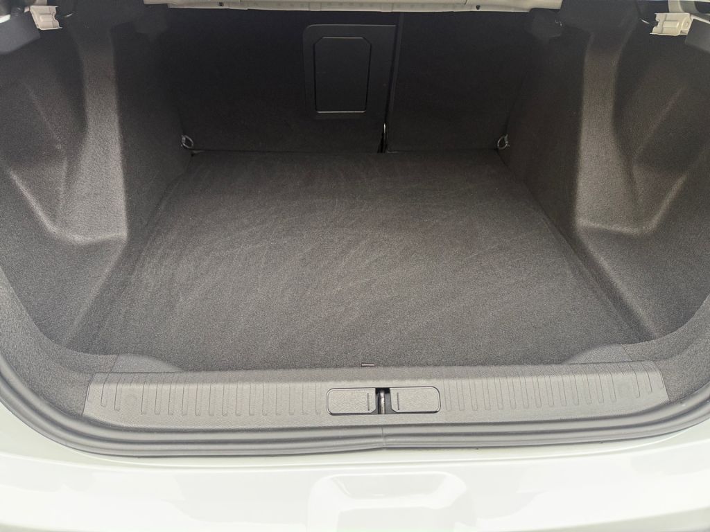 Fahrzeugabbildung Citroën C4 X PureTech 130 Stop&Start EAT8 MAX