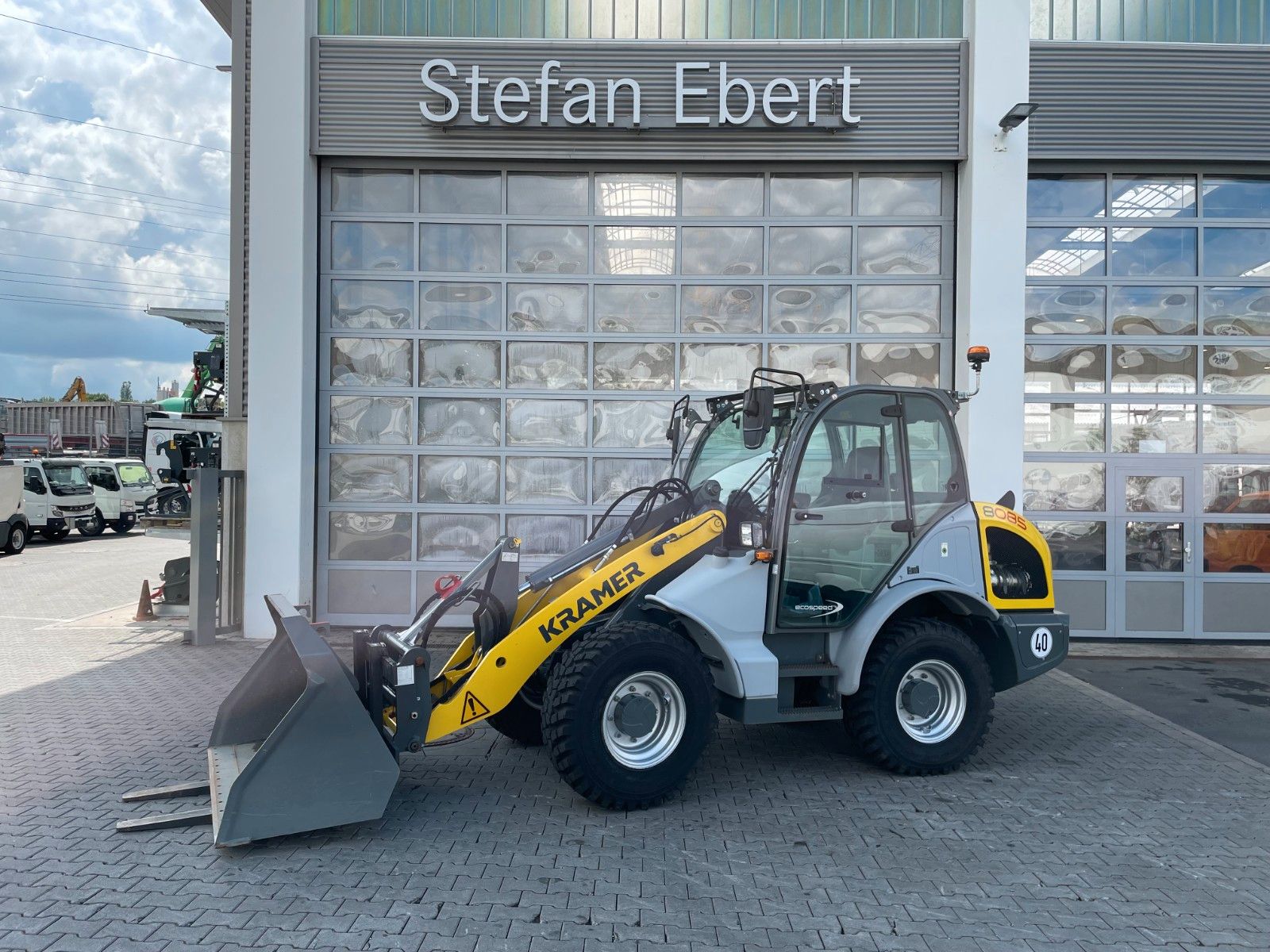 Fahrzeugabbildung Kramer 8085 / 175h / Schneeschild / Steuer / Kehrbesen