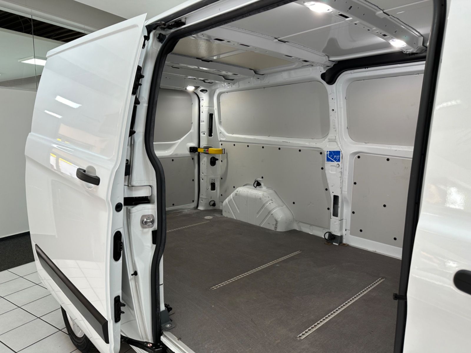 Fahrzeugabbildung Ford Transit Custom Kasten 320 L2 Trend*Klima*PDC*