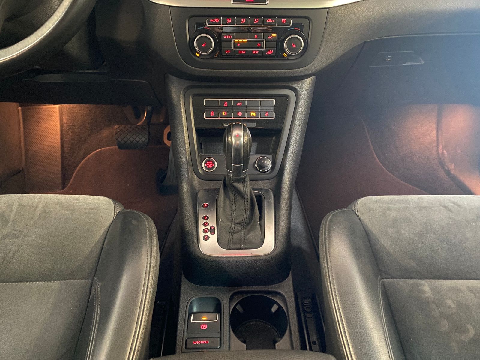 Fahrzeugabbildung Volkswagen Sharan Highline TDI DSG AHK DCC Pano Xenon Sthz