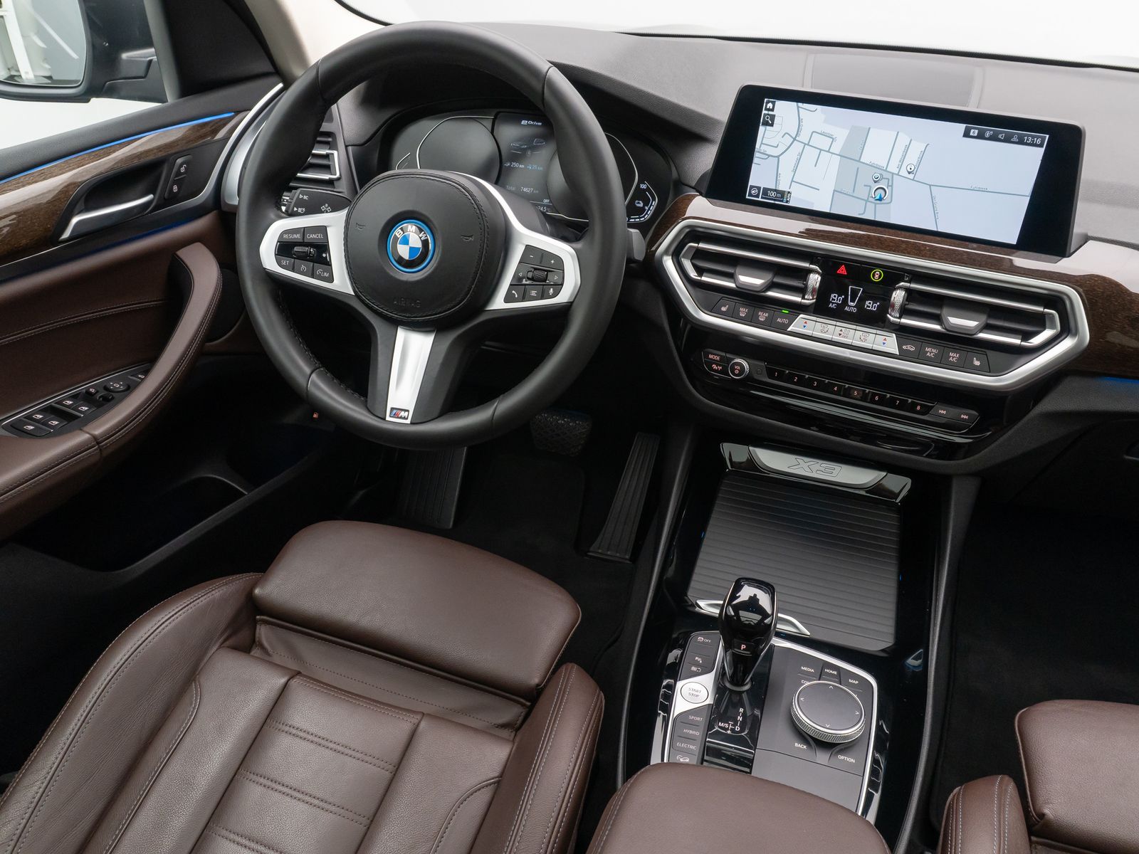 Fahrzeugabbildung BMW X3 xD30e DAB Kamera Panorama 19Zoll Leder Sport