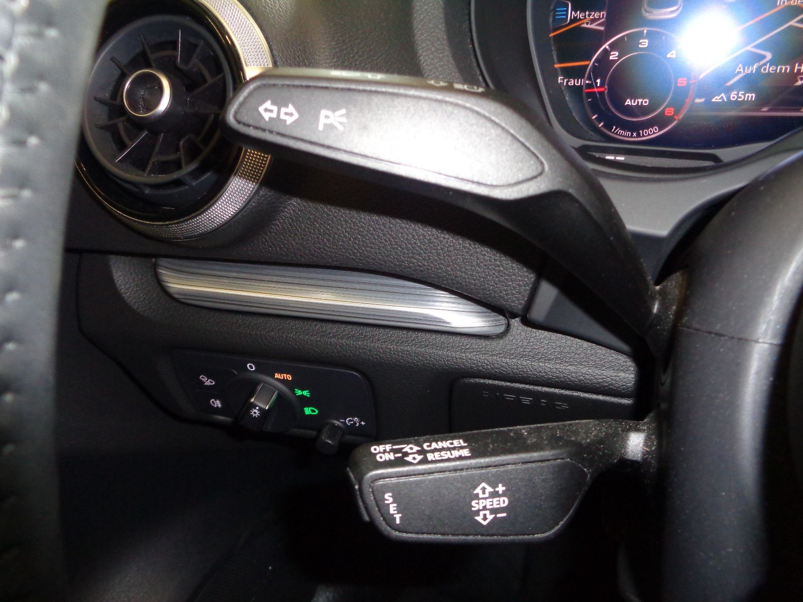 Fahrzeugabbildung Audi A3 Sportback sport / NAVI / XENON/ PDC