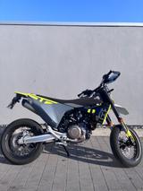 Husqvarna 701  - HUSQVARNA SUPER MOTO