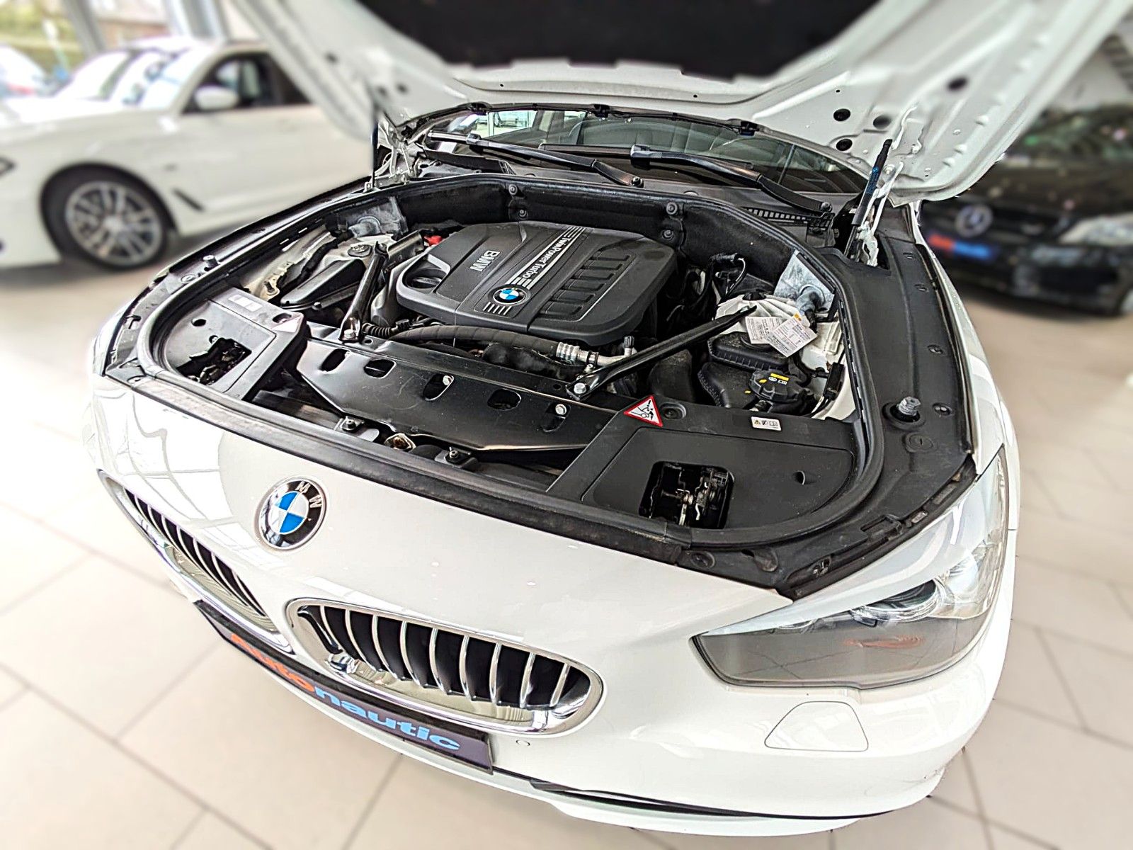 Fahrzeugabbildung BMW 530d GT xDRIVE LEDER PANO NAVI HiFi HUD STANDH.
