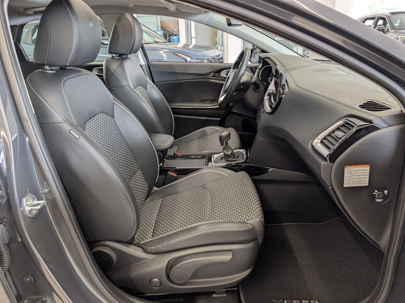 KIA XCeed 1.6D 48V Spirit Xclusive Glasdach – Bild 16