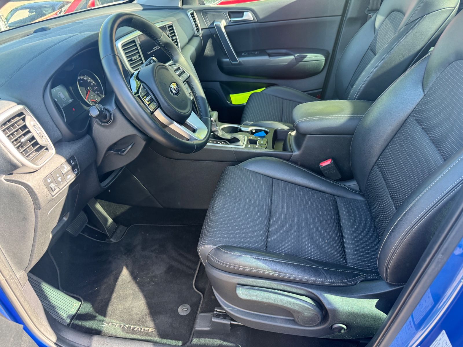 Fahrzeugabbildung Kia Sportage 1.6 CRDi Black Edition Panorama+LED+JBL