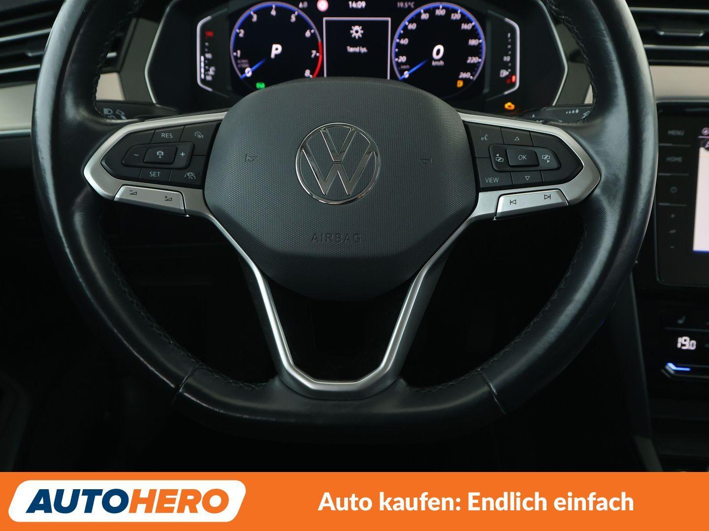 Volkswagen Passat 1.5 TSI ACT Elegance Aut.*NAVI*LED*ACC*