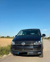 Volkswagen T6 Multivan DSG Kurz Generation Six ACC AHK DAB - blaue Volkswagen T6 Multivan
