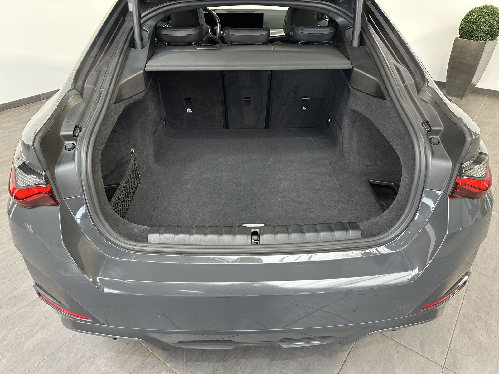Fahrzeugabbildung BMW i4 40 eDrive M-Sport Pro NAV+LASER+PANO+ACC+19ZO