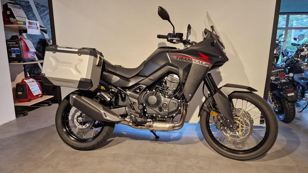 Honda XL750 Transalp / 1. Hand, Touratech-Fahrwerk
