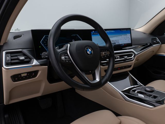 BMW 330, 2023 — 21