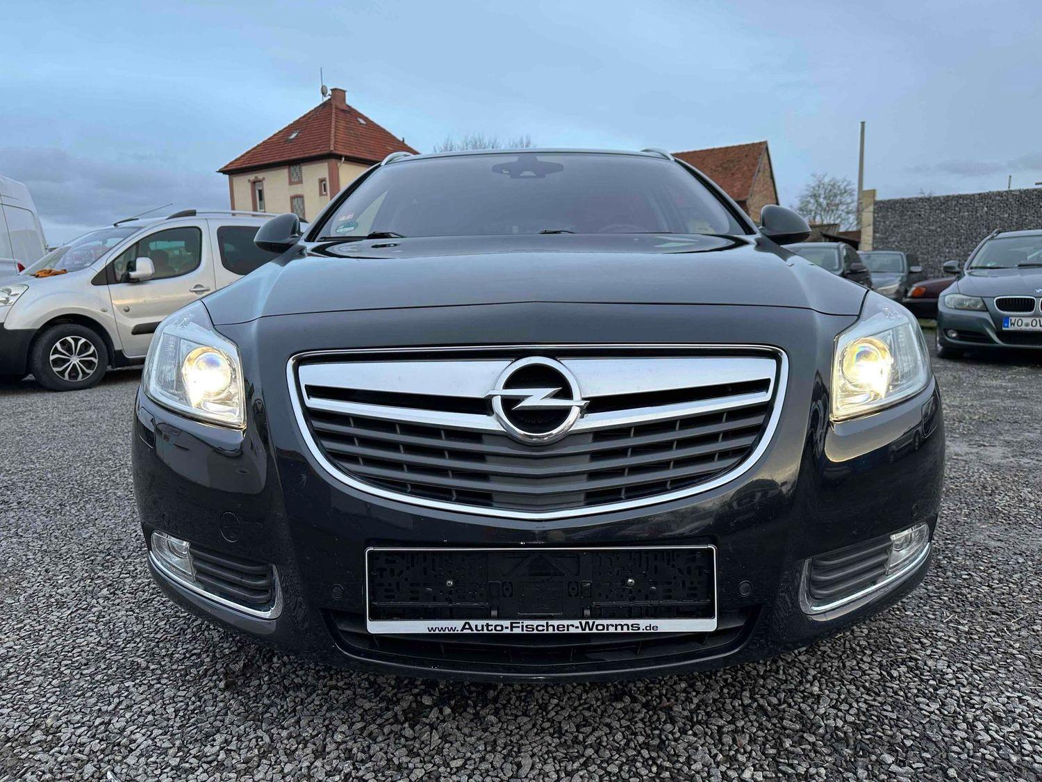 Opel Insignia 2013 — interior