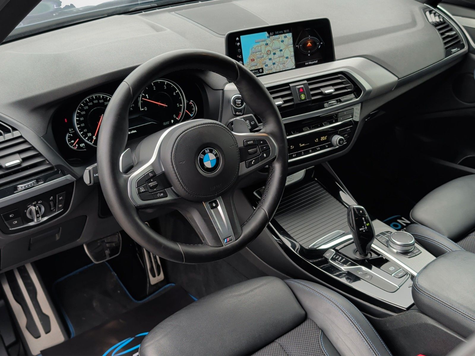 Fahrzeugabbildung BMW X3 30D XDRIVE M SPORT SHADOW AHK 20" LED LEDER