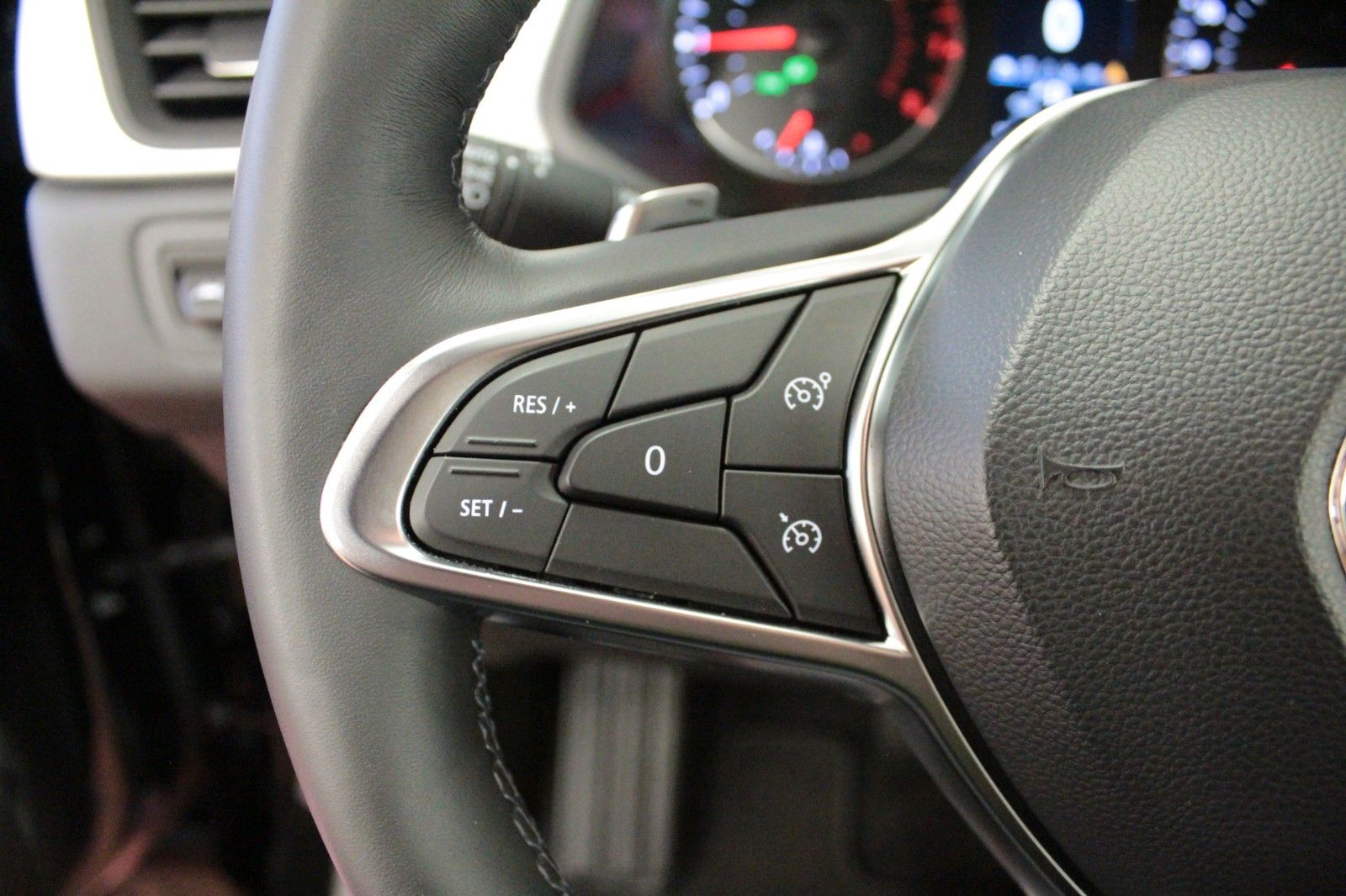 Fahrzeugabbildung Renault Captur Mild Hybrid 140  EDC Evolution*Easy Link*