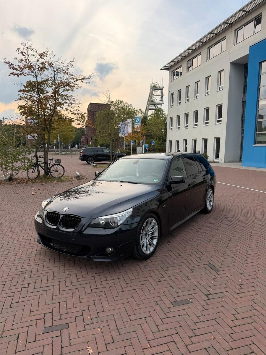 BMW 535 2004 — салон