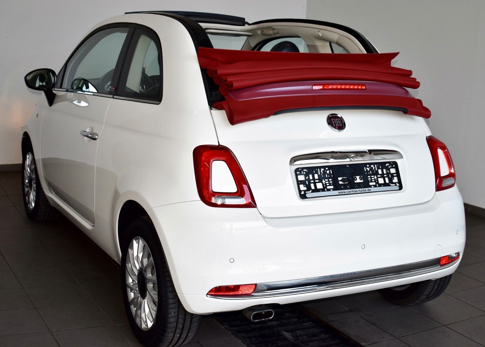 Fahrzeugabbildung Fiat 500C PDC,el. Faltdach,8-fach bereift