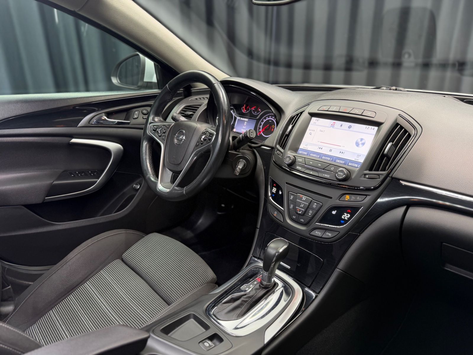 Fahrzeugabbildung Opel Insignia Sports Tourer Innovation|AUTOMATIK|RFK