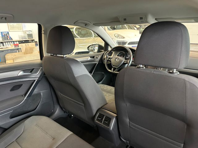 MYAUTOCENTER – Gebraucht- und Jahreswagen mit Werkstattservice in Pfaffenhofen Volkswagen Golf VII Lim. Comfortline BMT *Klima*TÜV*