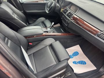 BMW X5 xDrive50i Panorama+Leder+Headup+AHK 3500kg, Bild 31