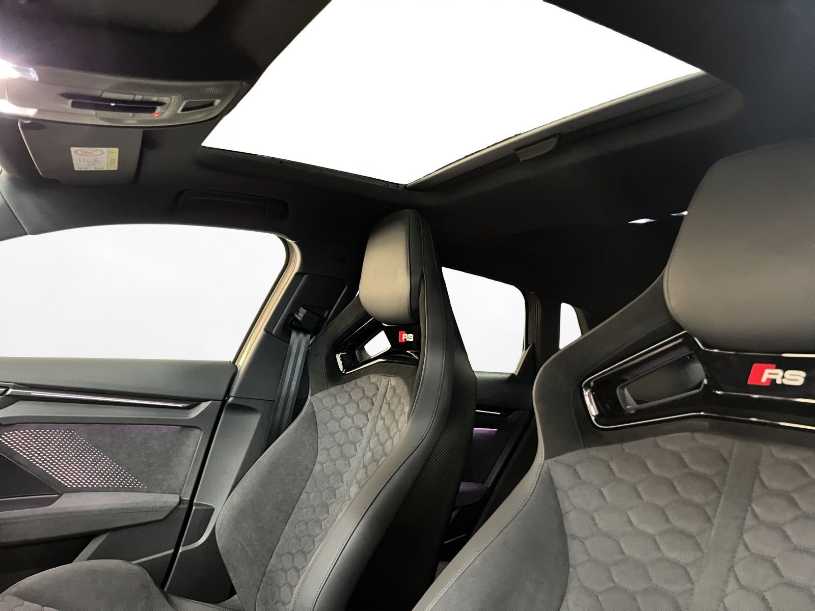 Audi RS3 Sportback exclusive RS-Abgas Pano  LM 19" RF foto 10